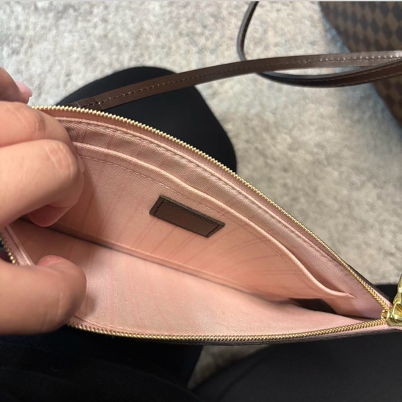 Brown Checkered Tote Bag with Pouch - Picture 6 of 7